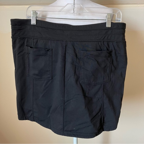 Athleta Black Metro Downtown Athletic Skirt Skort
Size Large - Picture 5 of 7